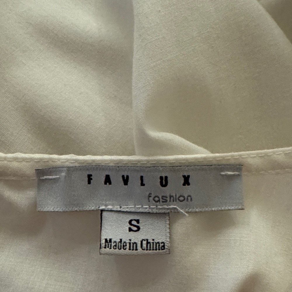 FAVLUX Ivory Blouse with Floral Embroidered Sleeves - Picture 2 of 8